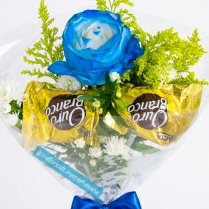 BUQUÊ DE 1 ROSA AZUL COM 2 BOMBONS