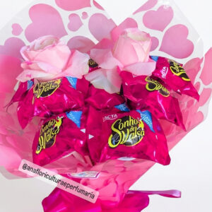 BUQUÊ DE 2 ROSAS COR DE ROSA COM CHOCOLATE