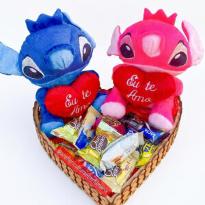 CESTA CORAÇÃO DE CHOCOLATE STITCH E ANGEL