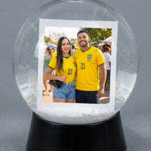 GLOBO DE NEVE COM LED (TEMA DA COPA BRASIL)